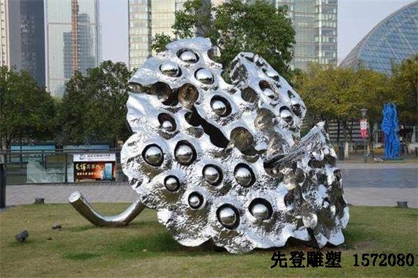 南京雕塑厂家谈：不锈钢雕塑的制作过程